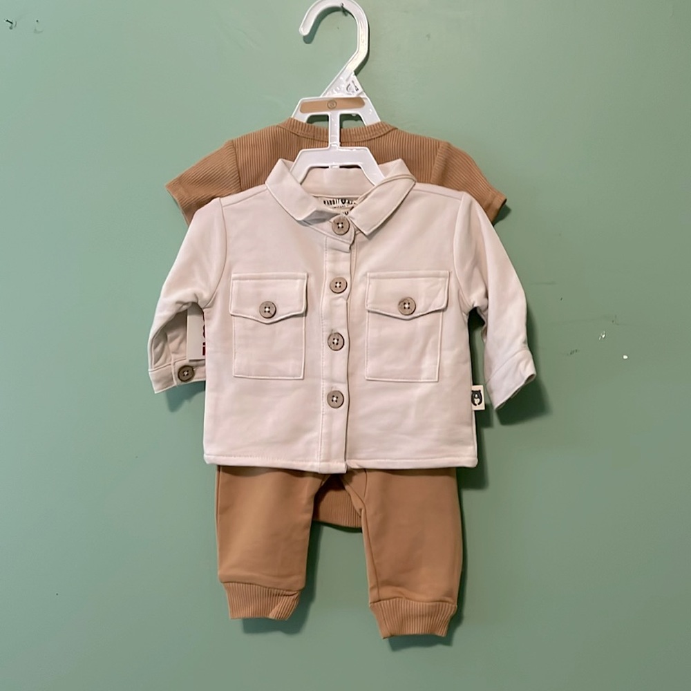 NWT 3 piece outfit with jacket 0-3m